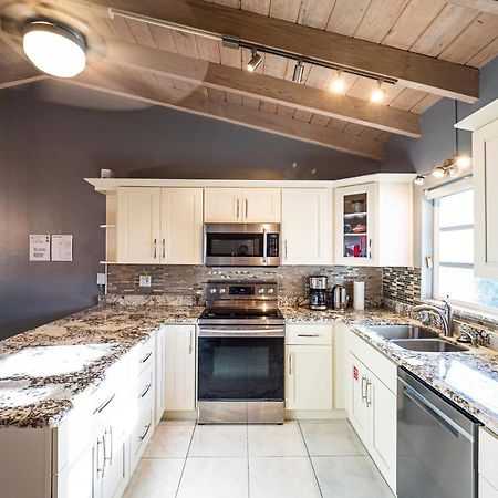 Newly Renovated 3Br2Ba Duplex With Private Dock Villa Key Colony Beach Kültér fotó