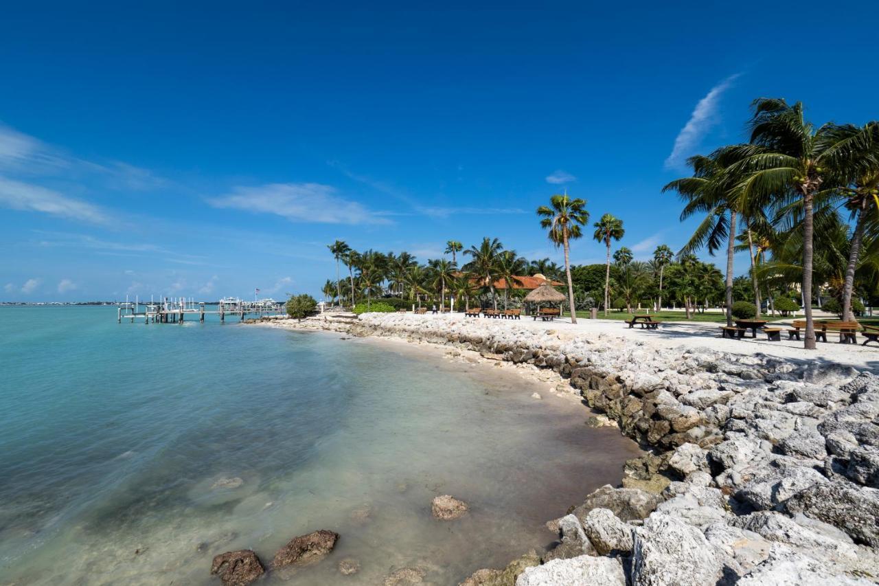 Newly Renovated 3Br2Ba Duplex With Private Dock Villa Key Colony Beach Kültér fotó